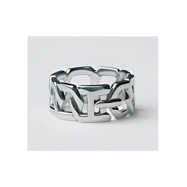 loin. chaîne ring