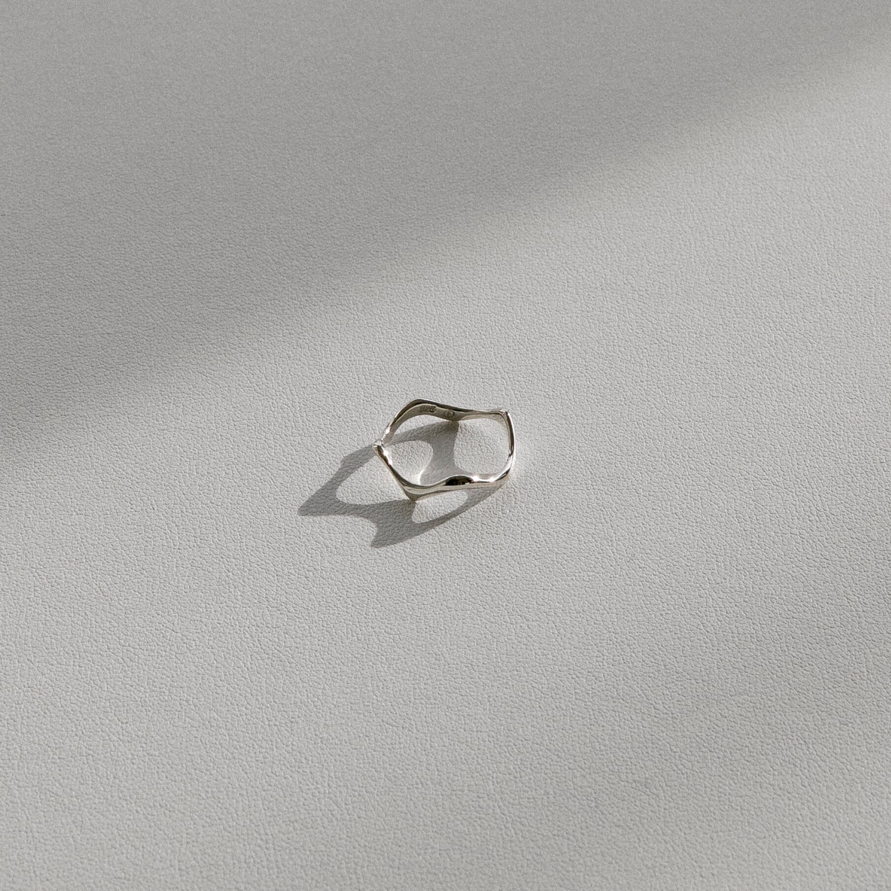 FLYNK Wave ring Silver