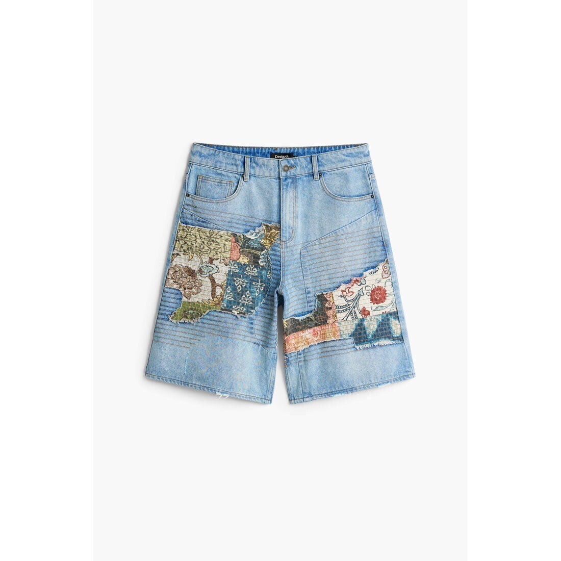 Desigual デニムのバミューダパンツ パッチ付き (ブルー)
