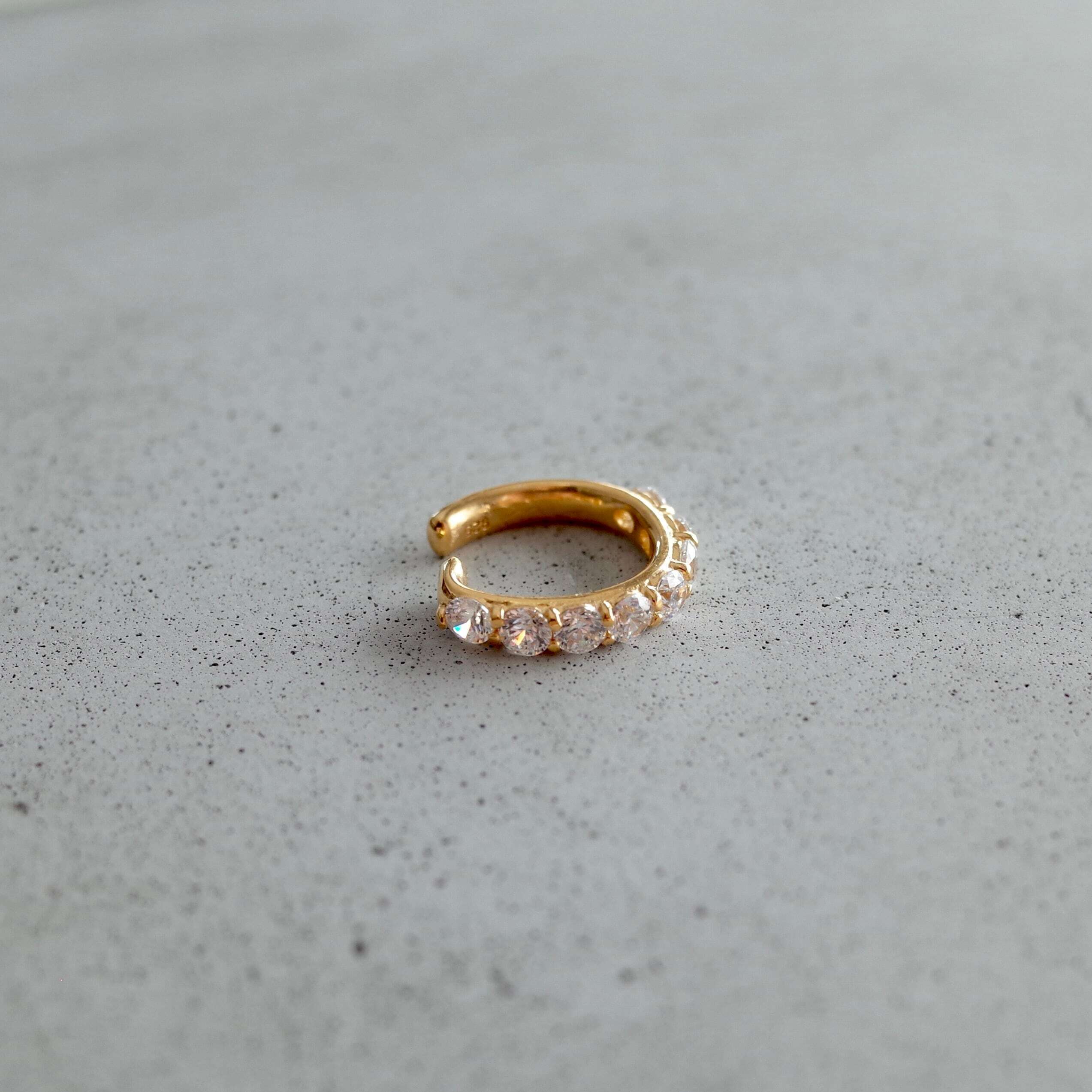 warmth Line Zilconia EarCuff