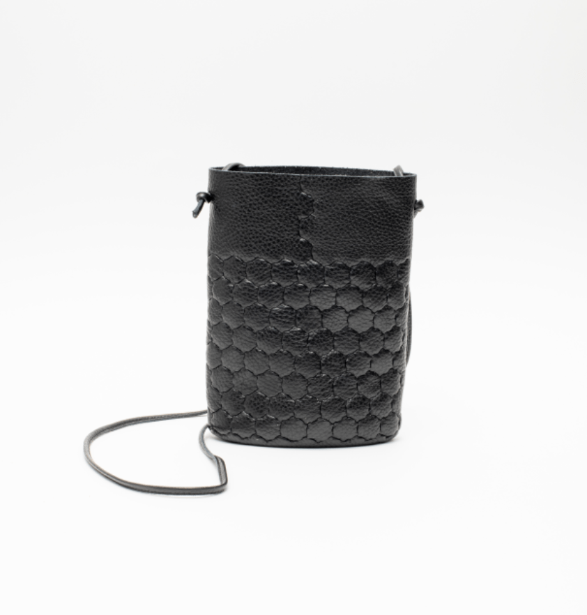 YUKIZNA SHOULDER POUCH
