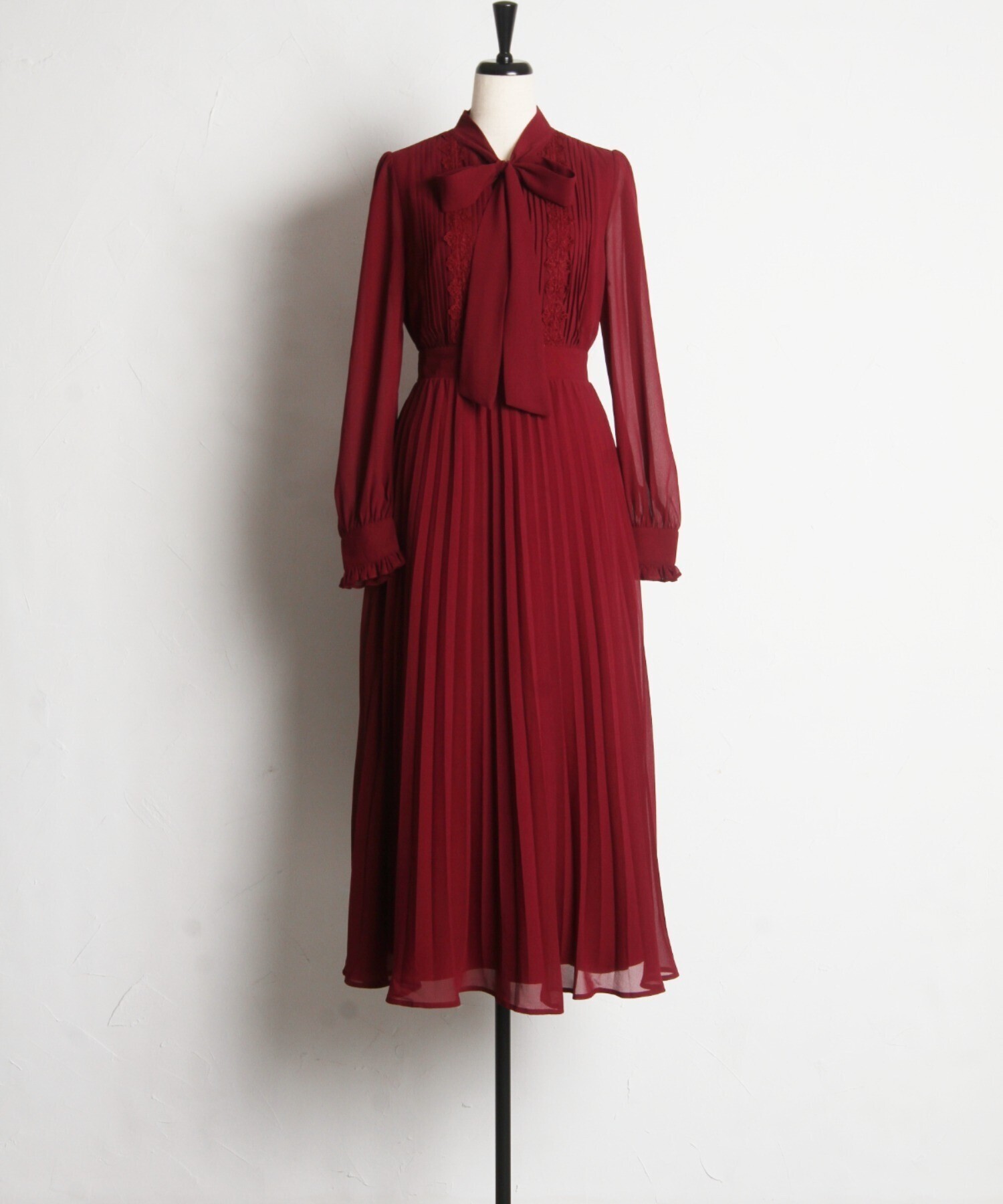 tocco ラインレース×ピンタックボウタイリボンプリーツワンピース
