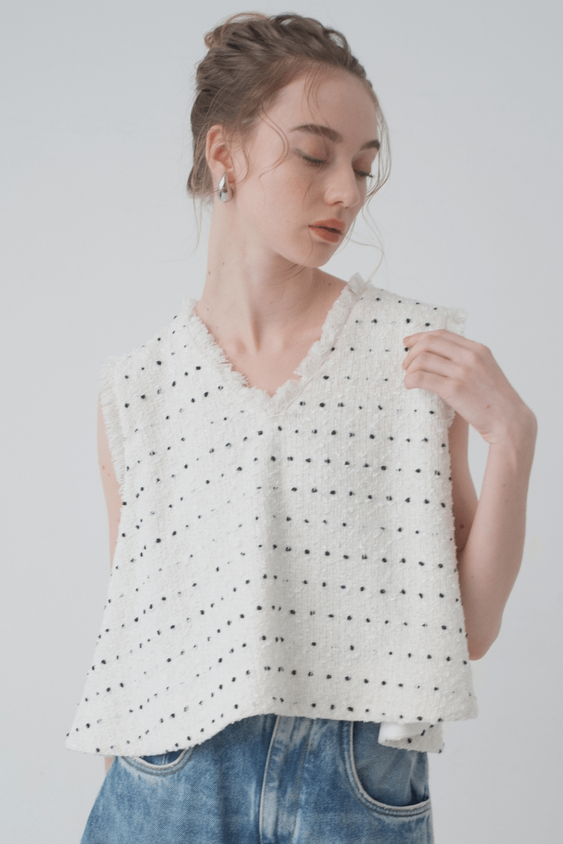 maison de Dolce. candy tweed vest/white