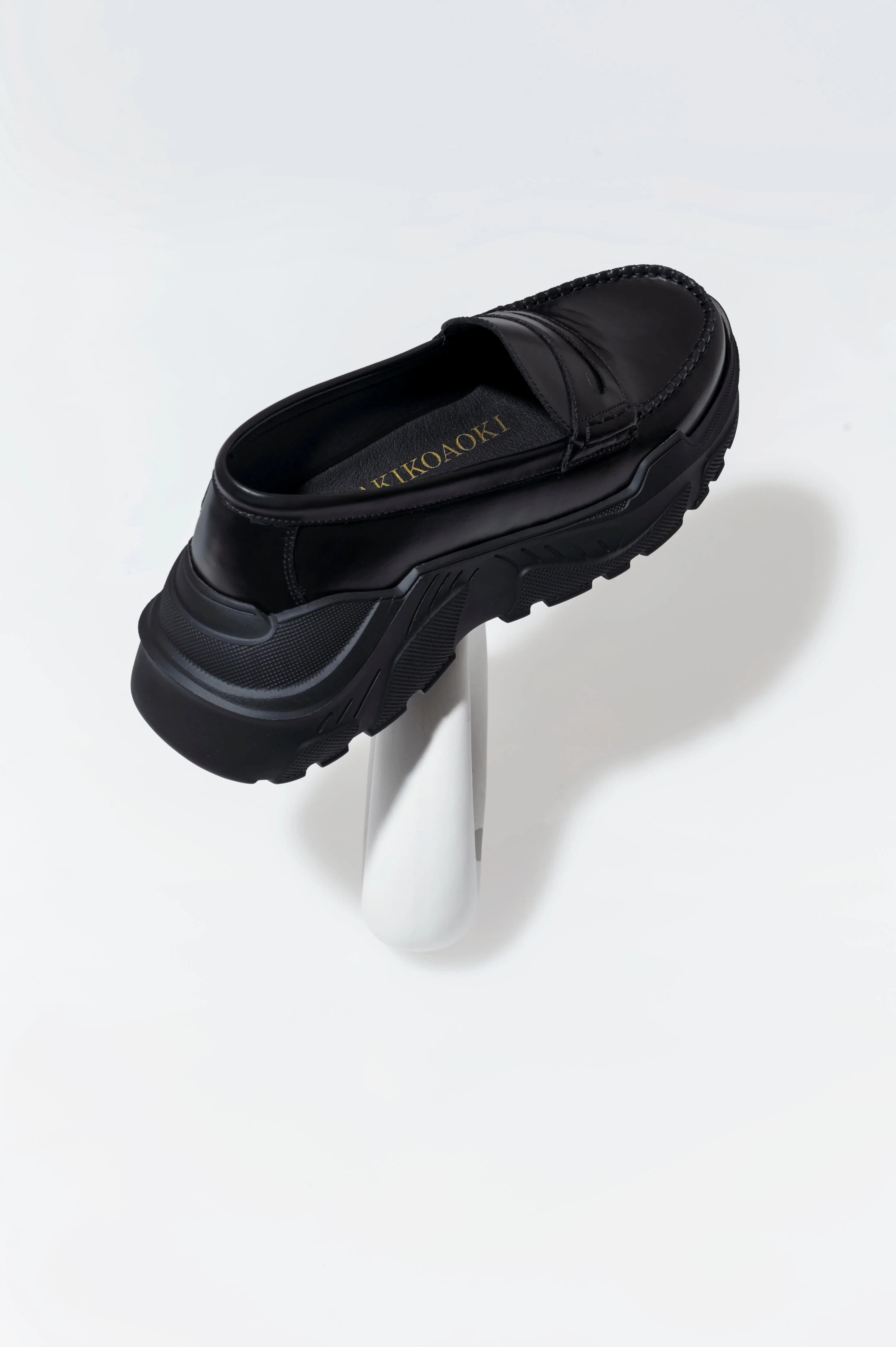 AKIKOAOKI Regulated Gravity-faux leather(合皮)
