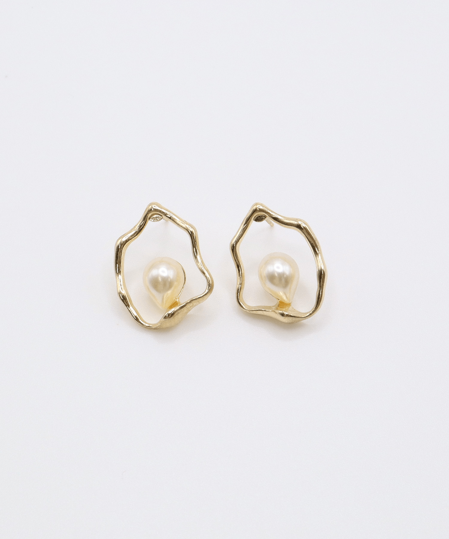 VATSURICA 〈L1152P2〉ニュアンス ライン パール ピアス