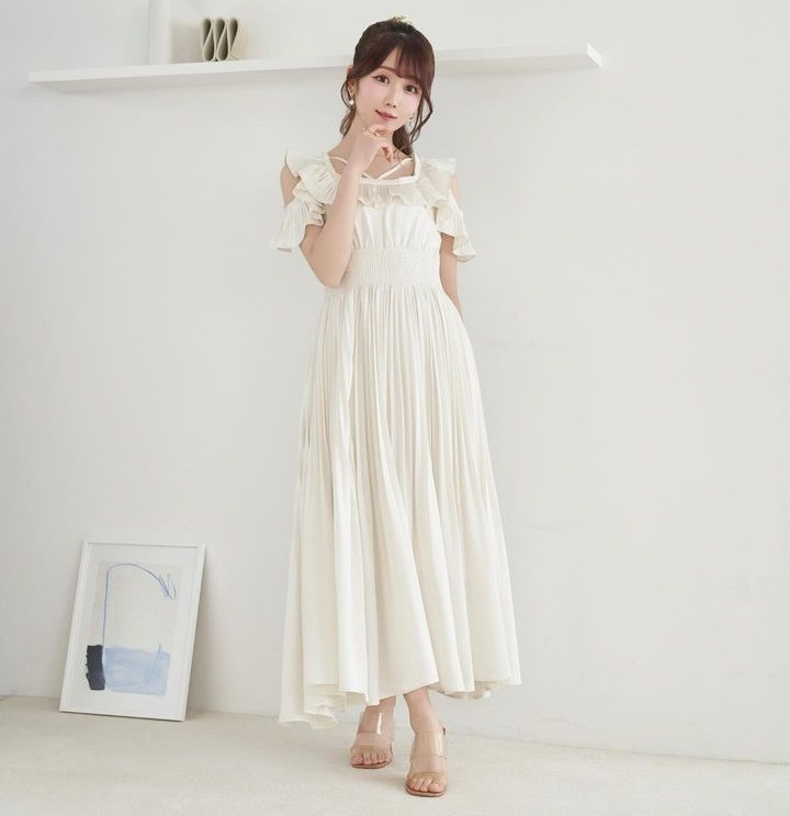 Rosé Muse Pleated collar resort style dress