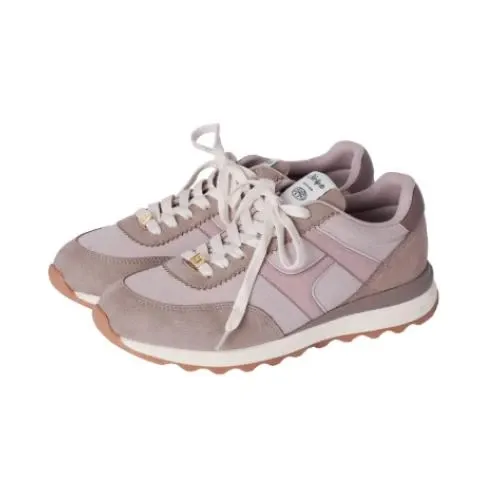 Her lip to Le City Classic Sneakers