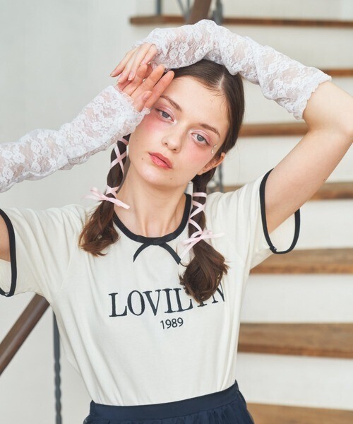 Lovilyn ロゴ刺繍リボンコットンTシャツ