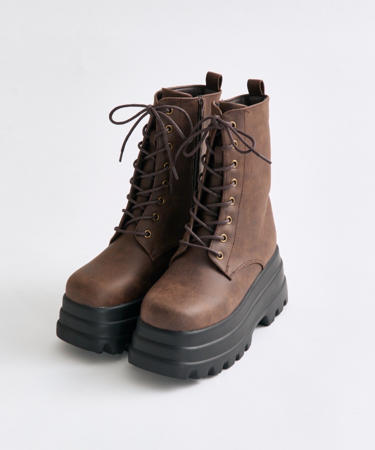 OLIVE des OLIVE レースアップ厚底ショートブーツ