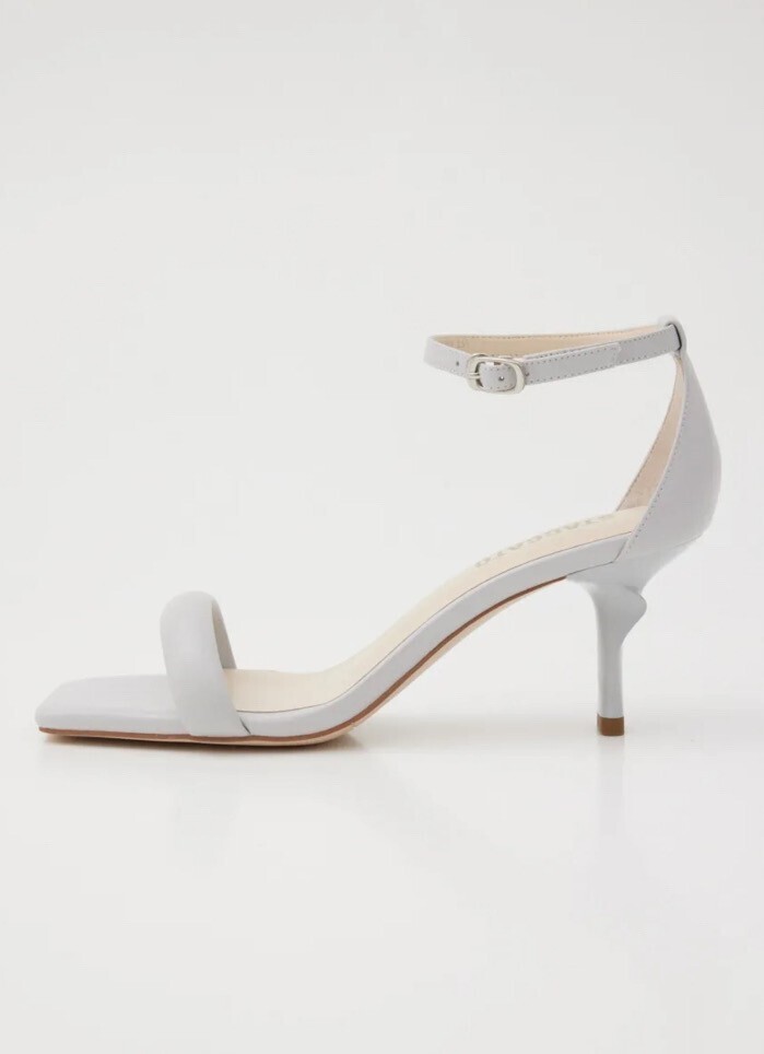 STACCATO シングーラウンディッシュヒールサンダル
