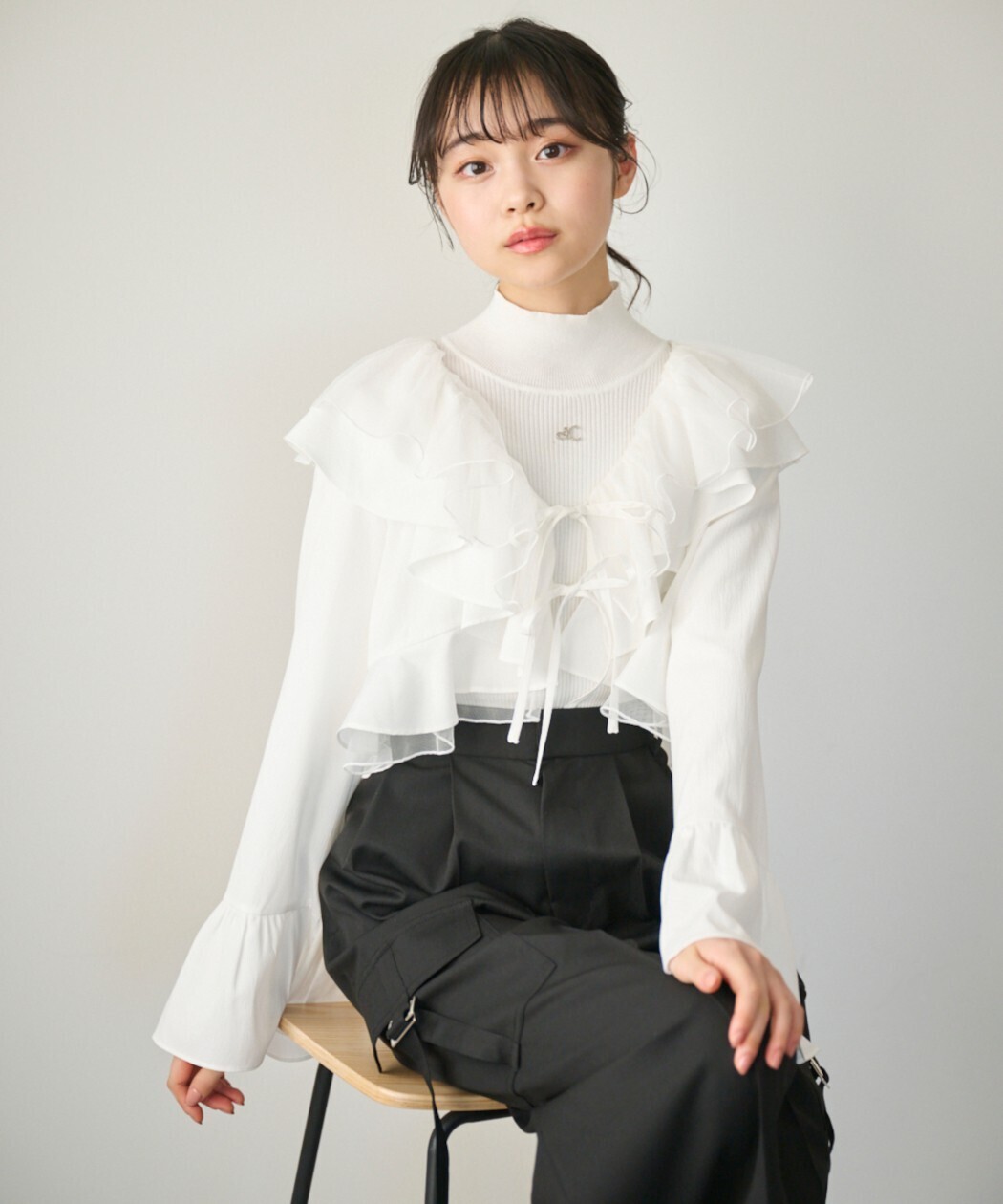 LILLIAN CARAT ロゴハイネックニット