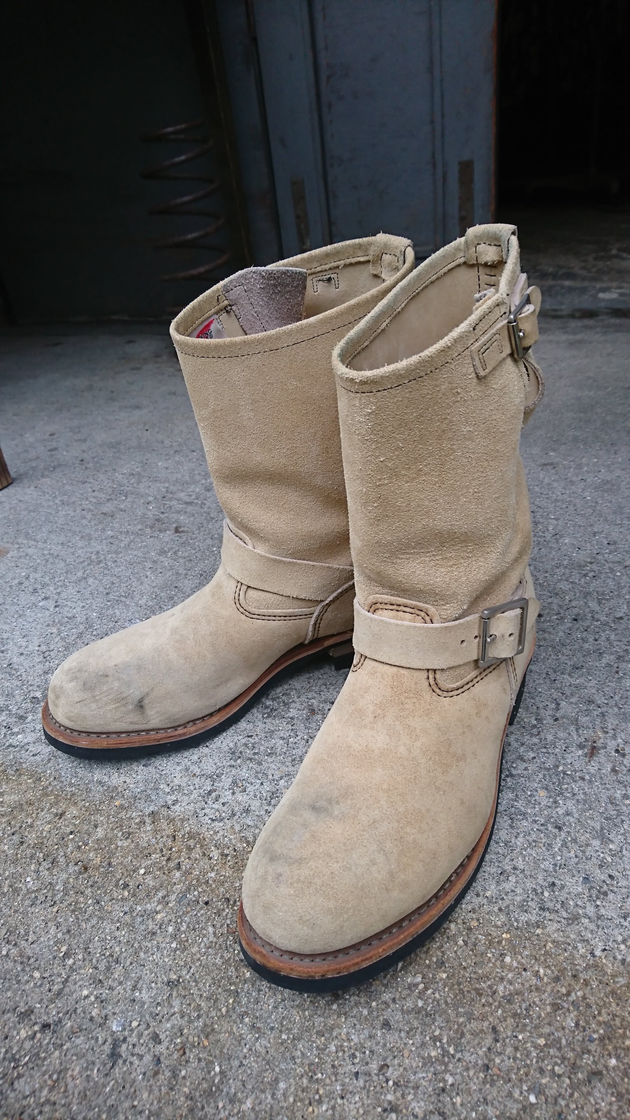 RED WING SUEDE ENGINEER BOOTS