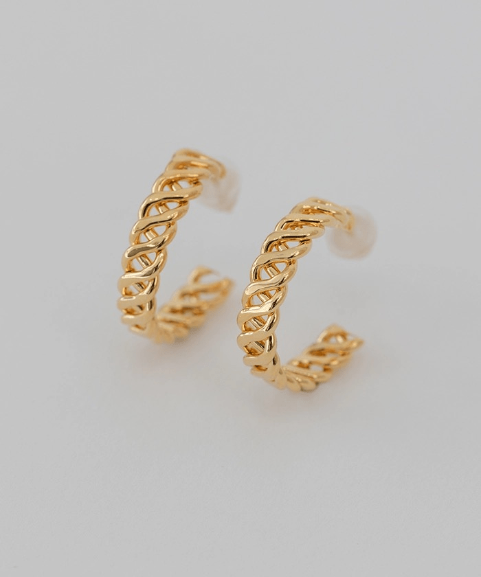 Jolie Mallette Twist Pierce
