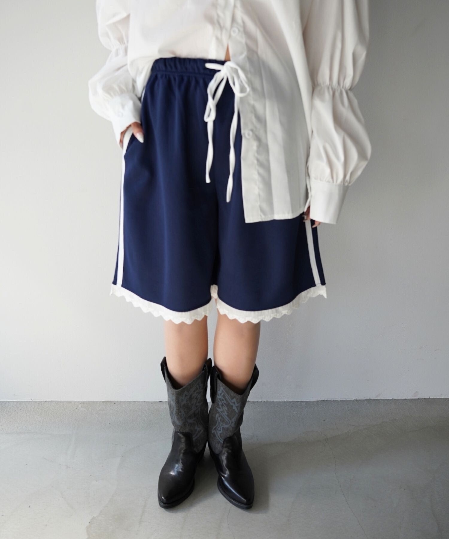 SANSeLF サイドラインレーストリムハーフパンツ saw26s027