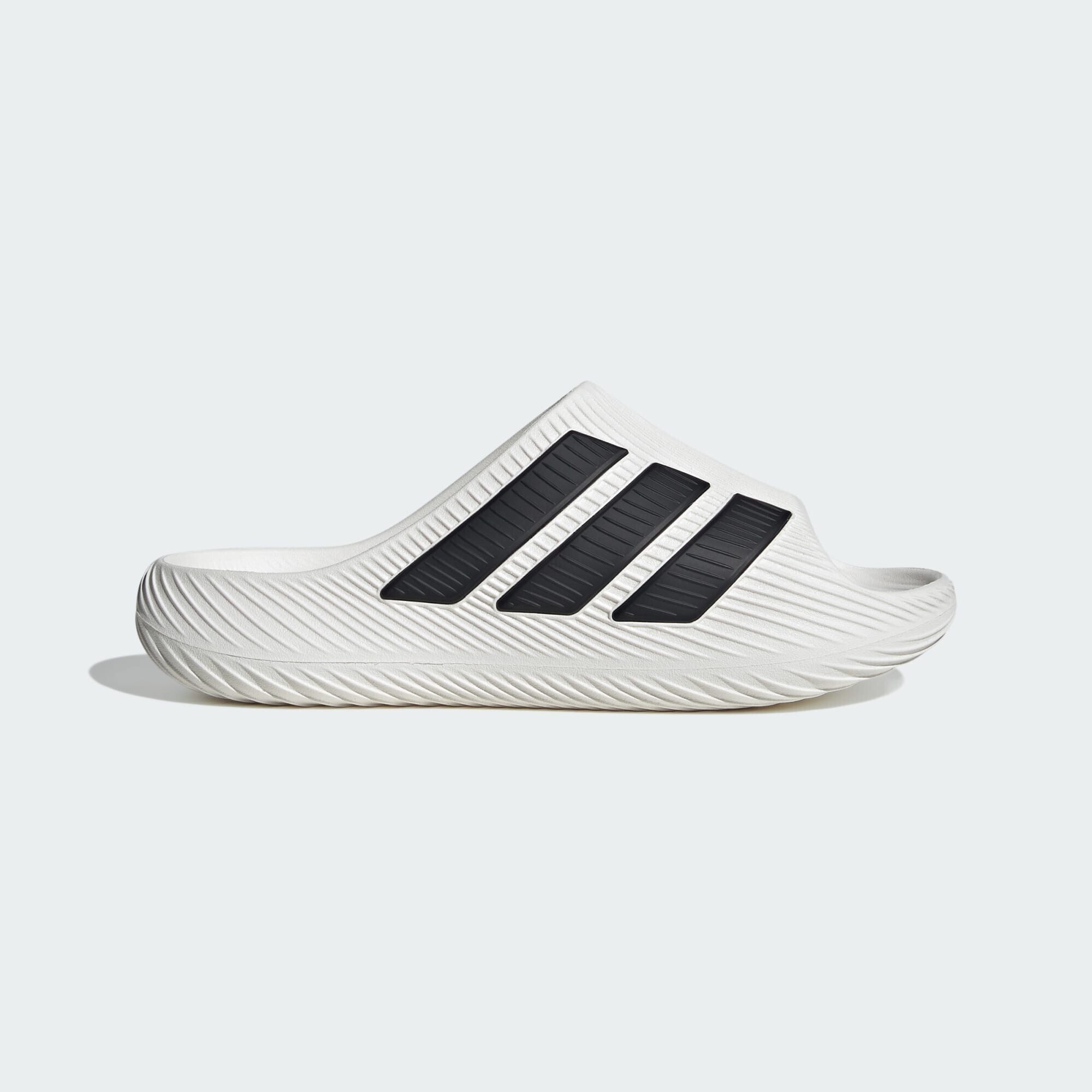 adidas ピュアチル サンダル