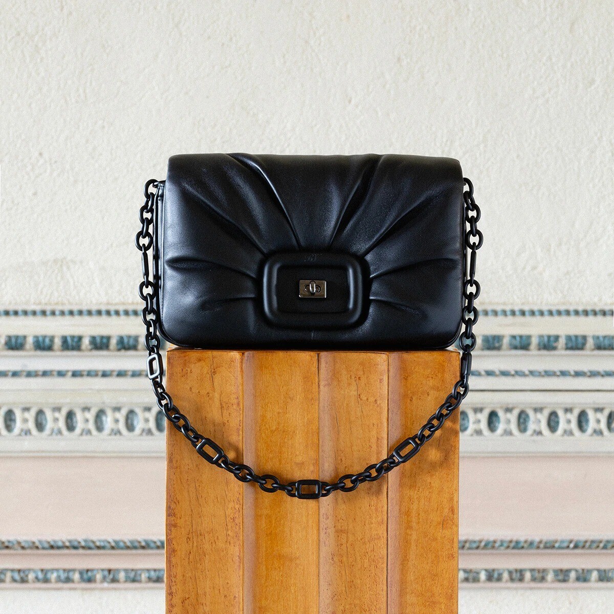 Roger Vivier ヴィヴ ショック バッグ