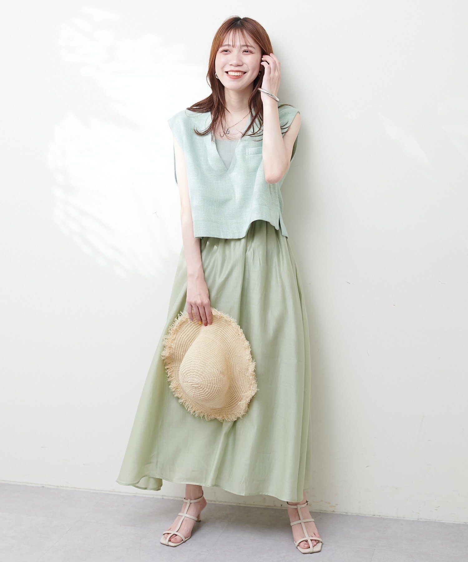 natural couture ほんわりシアーキャミワンピース+Vネックベスト