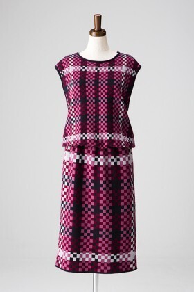 DAKS 40THジャガード ニットワンピース　ボルドーチェック NEW!!