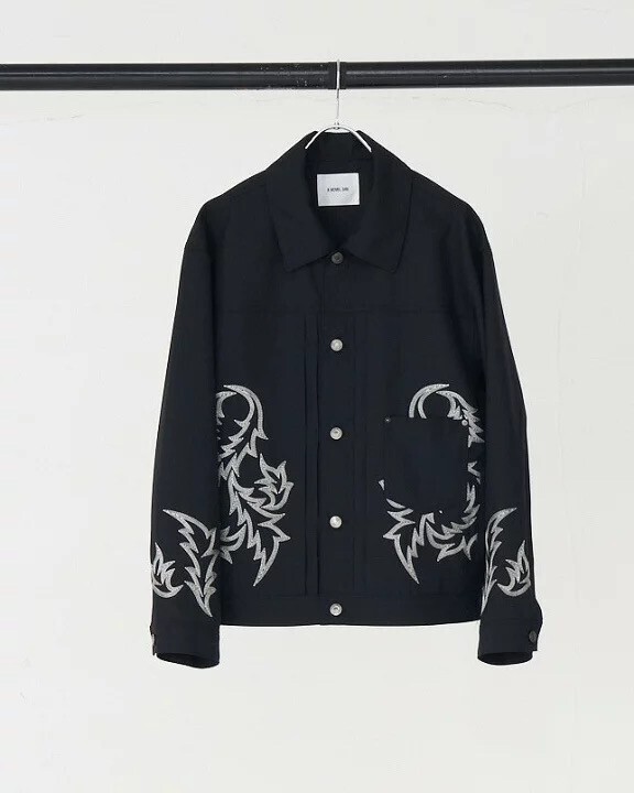 A NOVEL DAY. HIGH COUNT GABARDINE × EMBROIDERY BL