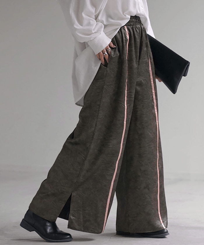 HUG.U サテン風ワイドパンツ