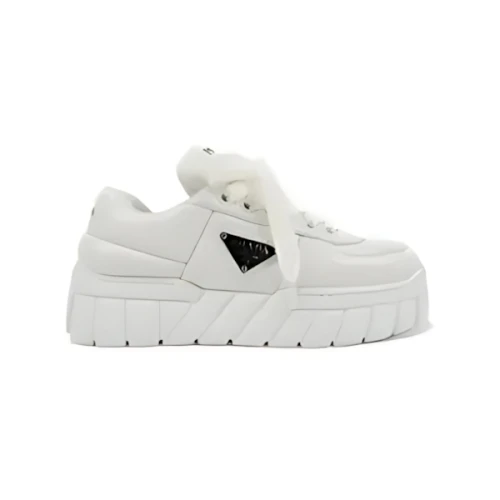 PRADA スニーカー