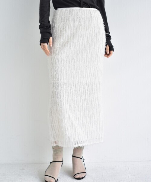 CODE A feather long skirt