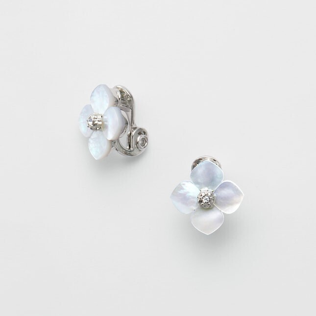 VENDOME BOUTIQUE シェルフラワー イヤリング