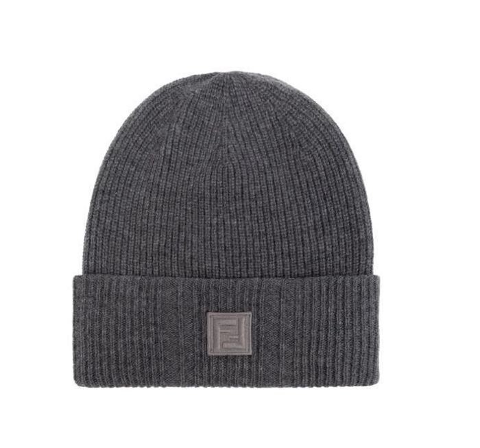 FENDI Logo Patch Ribbed ニット帽