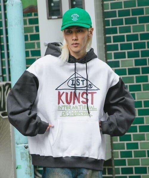 ISTKUNST ハウスロゴ フーディー