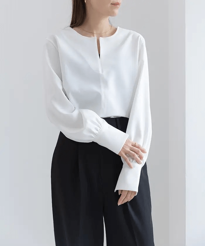 Jolie Mallette 2Way KeyNeck Blouse