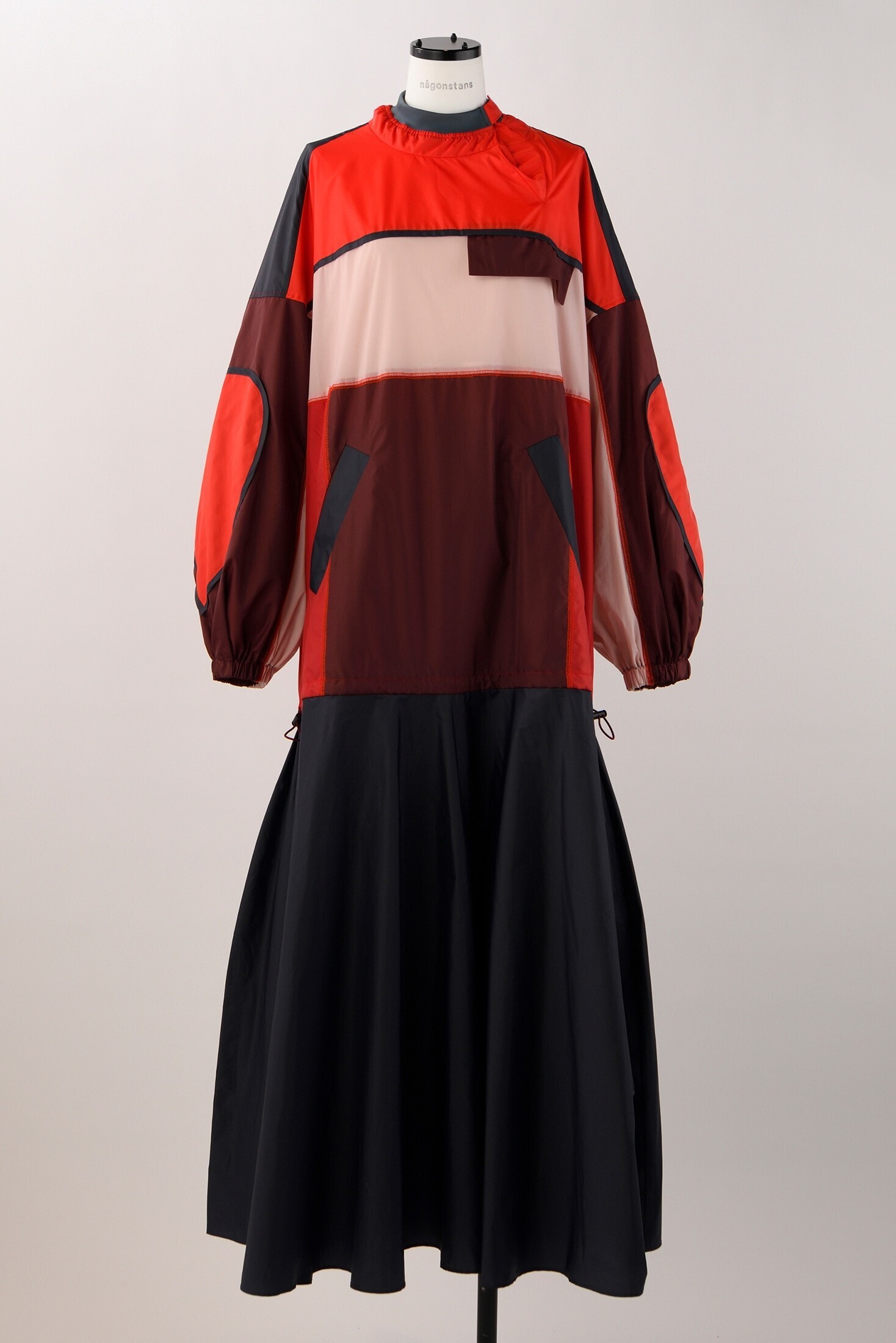 nagonstans mountain dress