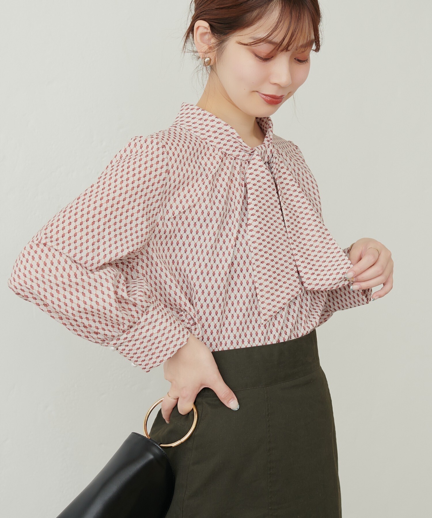 natural couture 袖口パールノット結びボータイブラウス