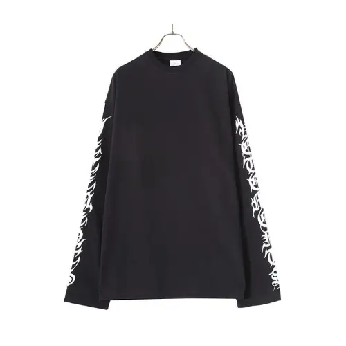 VETEMENTS GOTHIC LOGO LONG SLEEVE