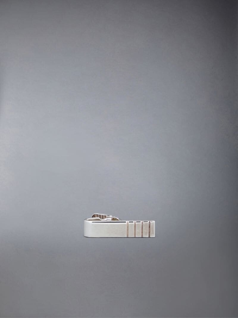 THOM BROWNE. NEW YORK 4BAR シルバーショートタイバー
