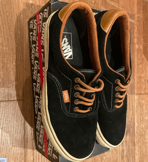 VANS ブラック スエード スニーカー