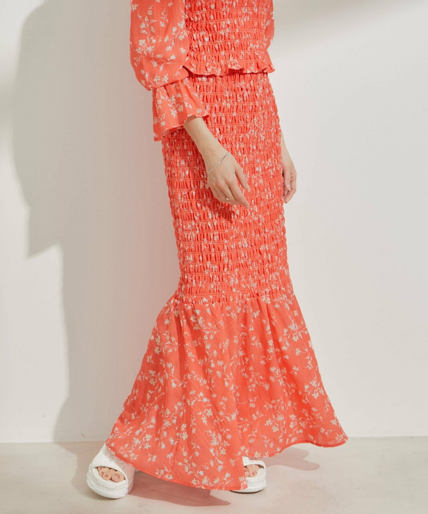 ViS 【セットアップ対応】花柄シャーリングロングスカート