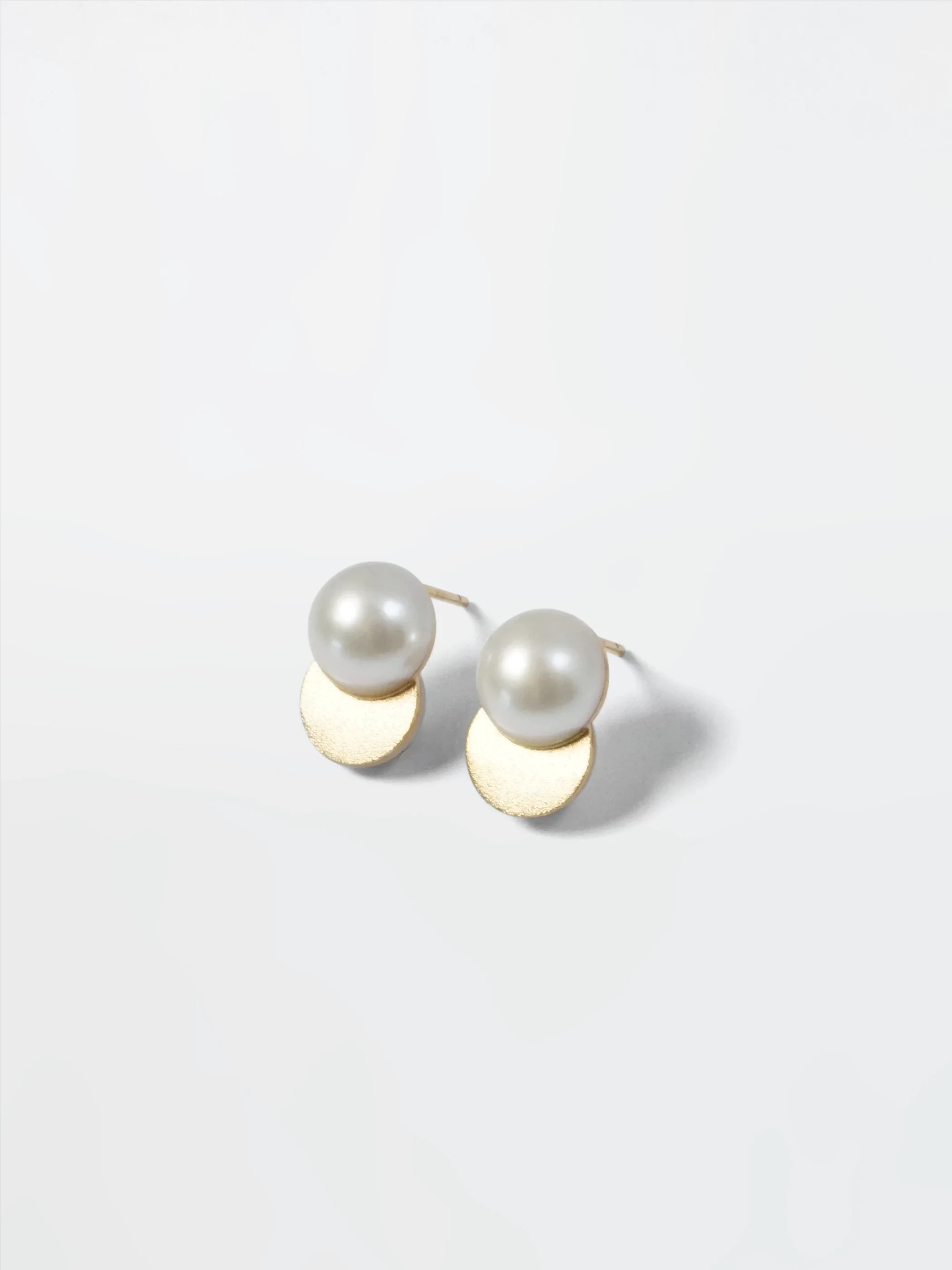 talkative Pierced Earring DIVIDE