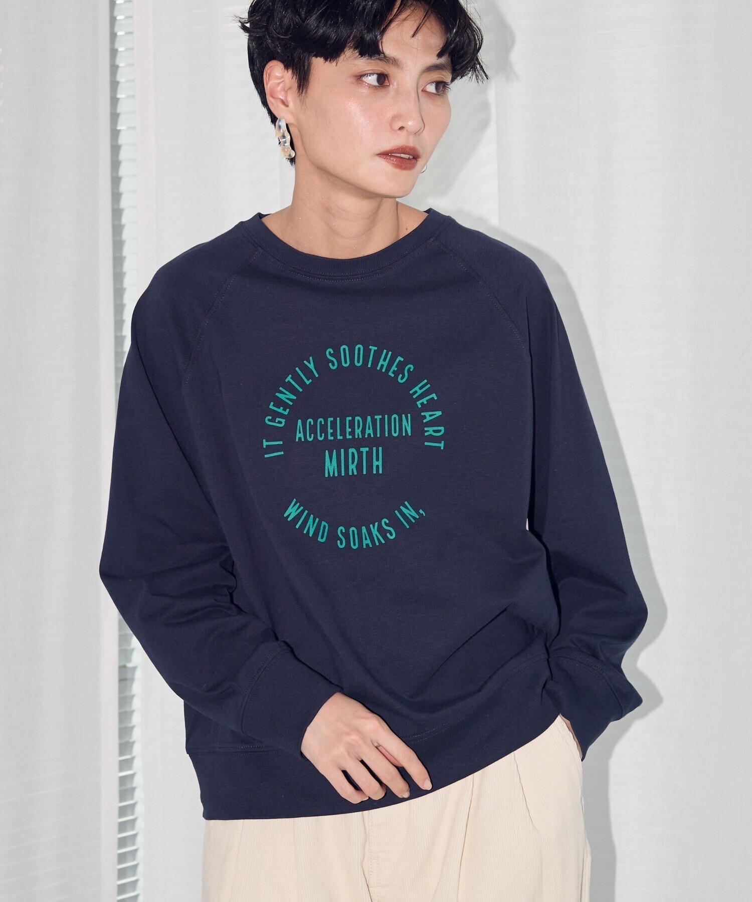 AMERICAN HOLIC ラグランスリーブロゴカットプルオーバー