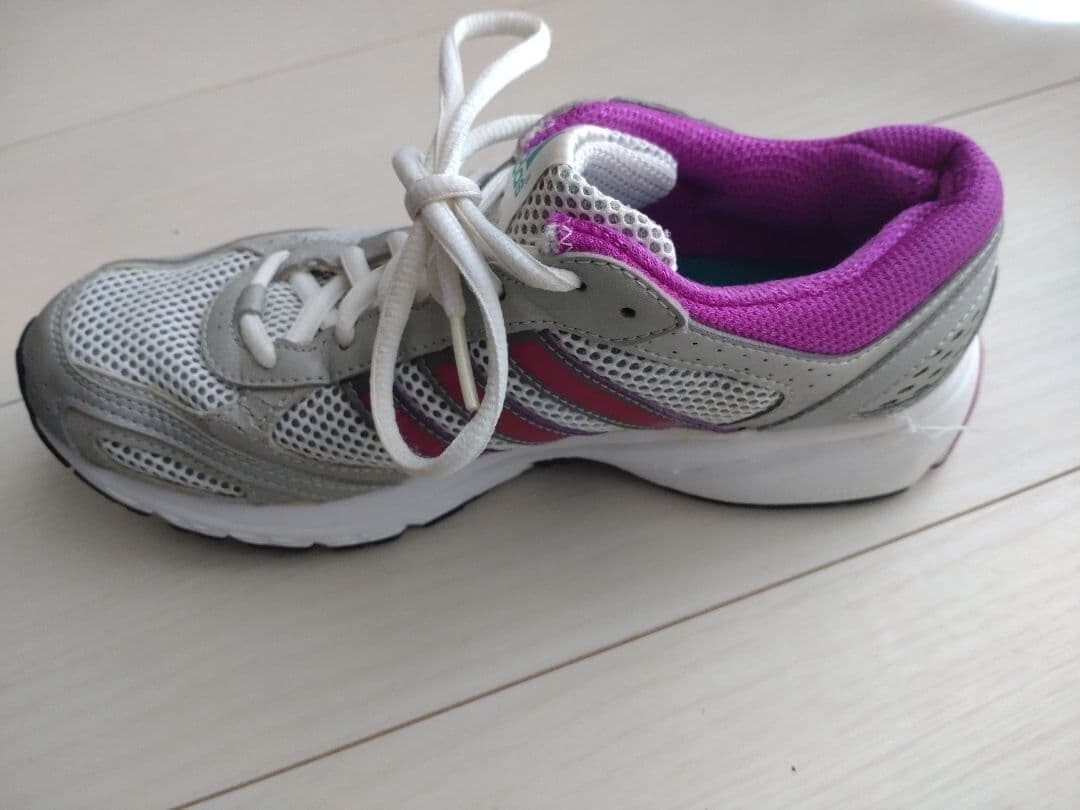 adidas ランニングシューズ