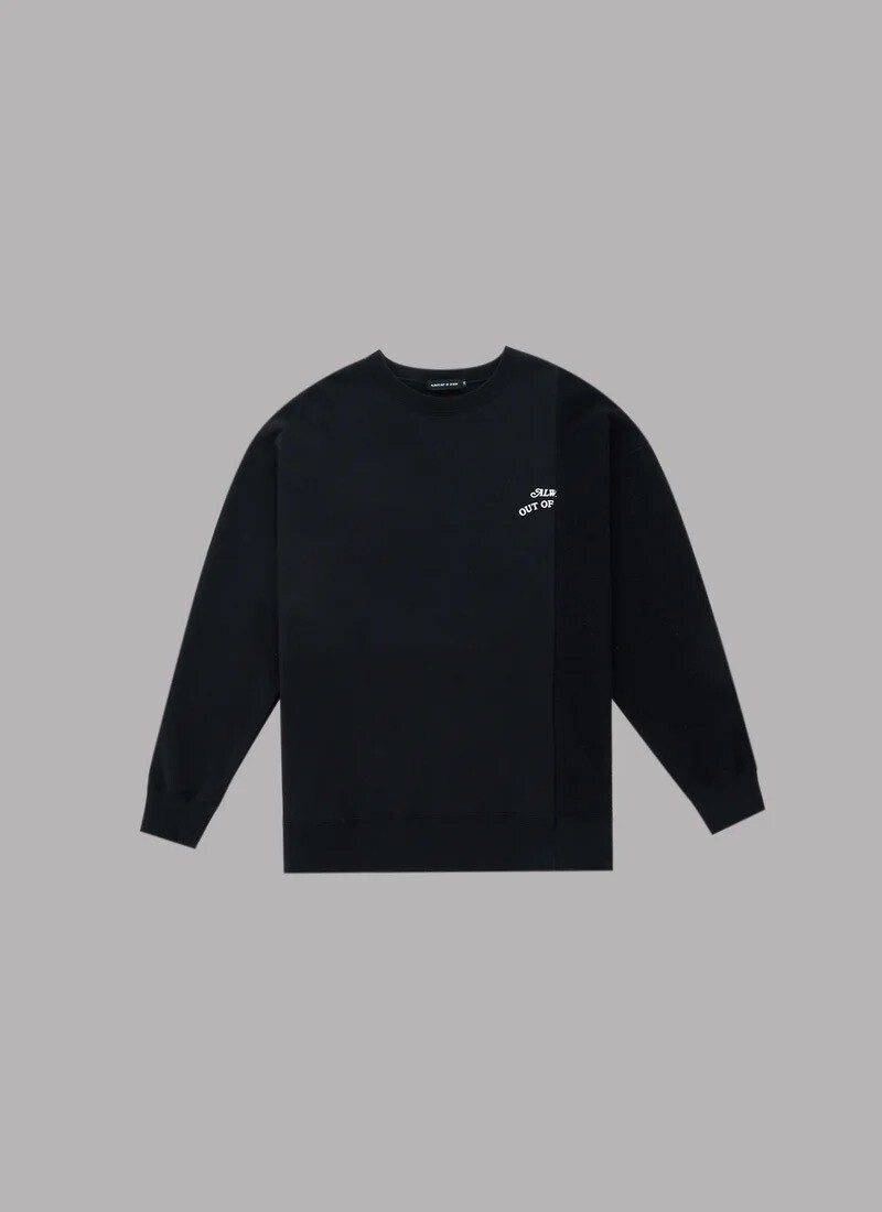 ALWAYS OUT OF STOCK SWITCHED BASIC LOGO CREWNECK-BLACK