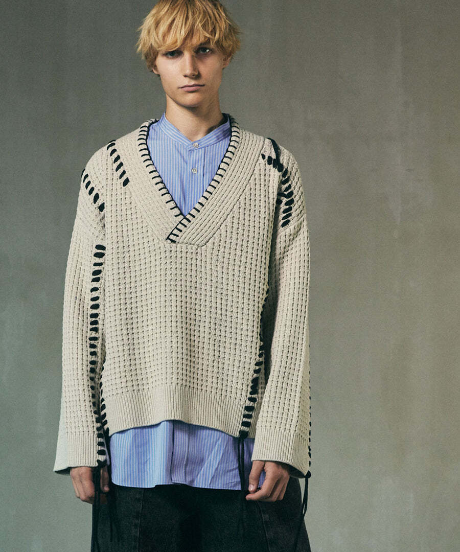 MAISON SPECIAL ONI-WAFFLE EMBROIDY PRIME-OVER V-NECK KNIT PULLOVER