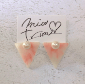 mia trim 【m-014P】パールアクリルピアス