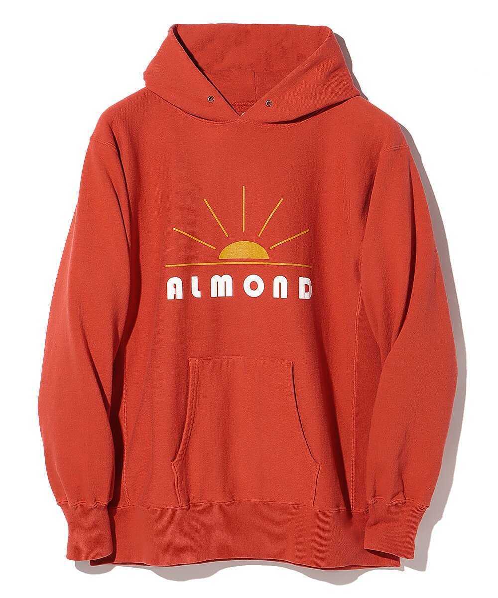 ALMOND フロントプリントパーカ