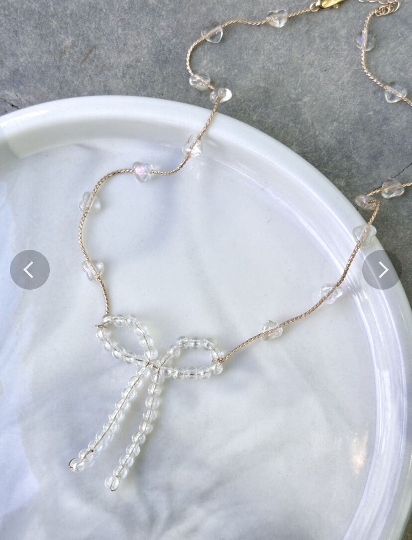 CALNAMUR HEART BEADS RIBBON NECKLACE