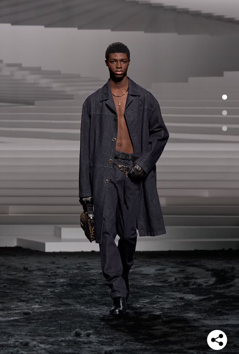 Versace 2024秋冬コレクション　ルック30