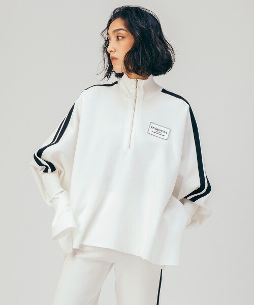 ESSENTIAL ビッグシルエットニットポンチョ
