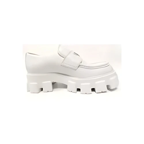 PRADA ローファー