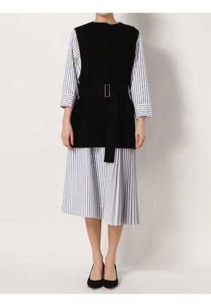ELENDEEK PLEATS QUARTER SLEEVE OP SET KT