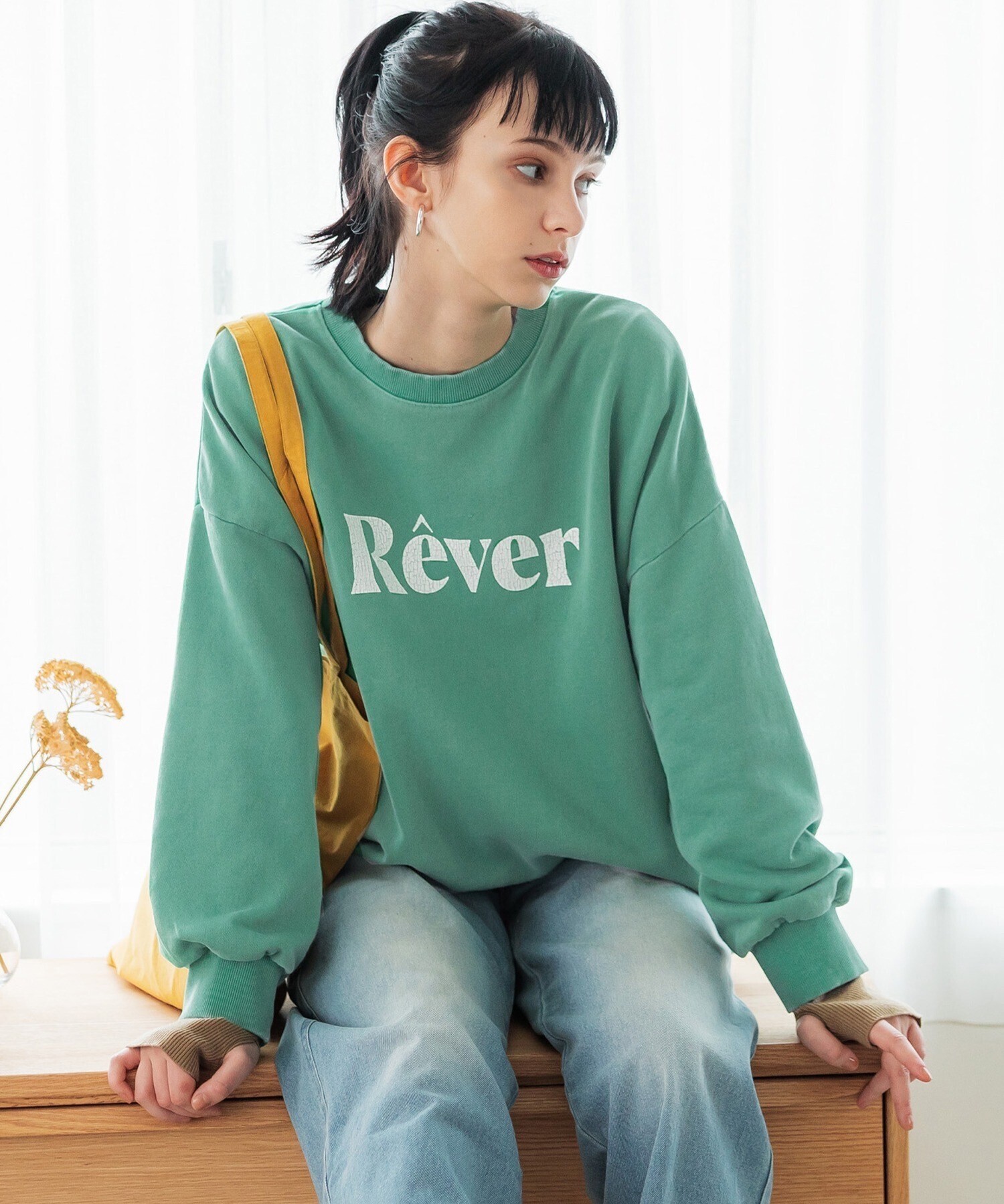 coca ピグメントロゴプリントスウェット