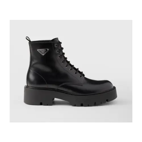 PRADA ブラッシュドレザー コンバットブーツ